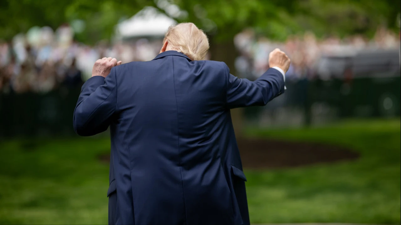 Дональд Трамп заявил, что экономика США замедлится, если председатель ФРС Джером Пауэлл немедленно не снизит процентные ставки / Фото: X/WhiteHouse