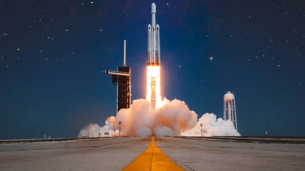 Alphabet увеличил прибыль на $8 млрд благодаря инвестициям в SpaceX, написал Bloomberg / Фото: berni0004 / Shutterstock.com