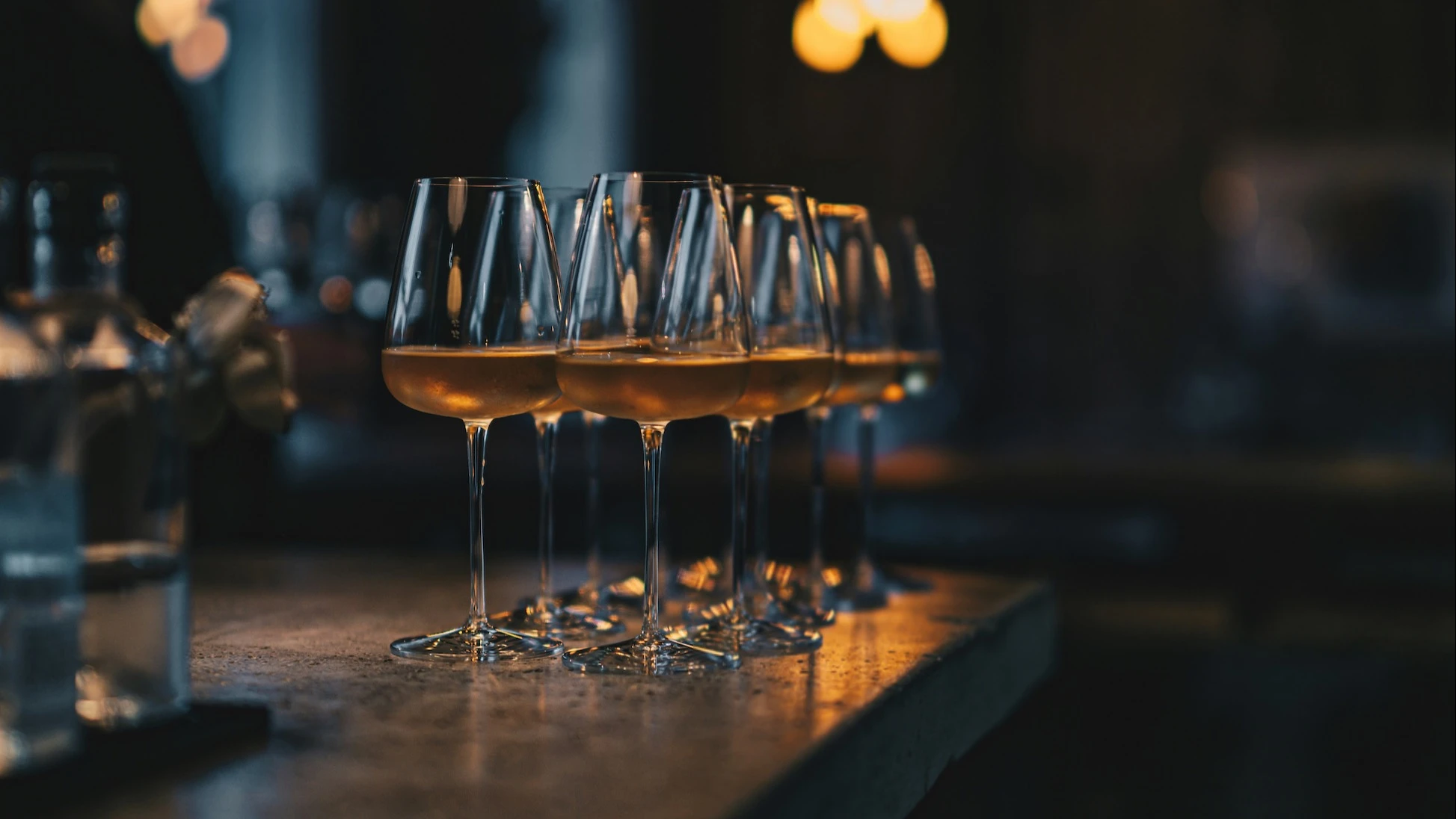 Совершенно естественно, что винные вкусы человека проходят через свои стадии «взросления» и эволюции. Фото: Ambitious Studio* | Rick Barrett/Unsplash