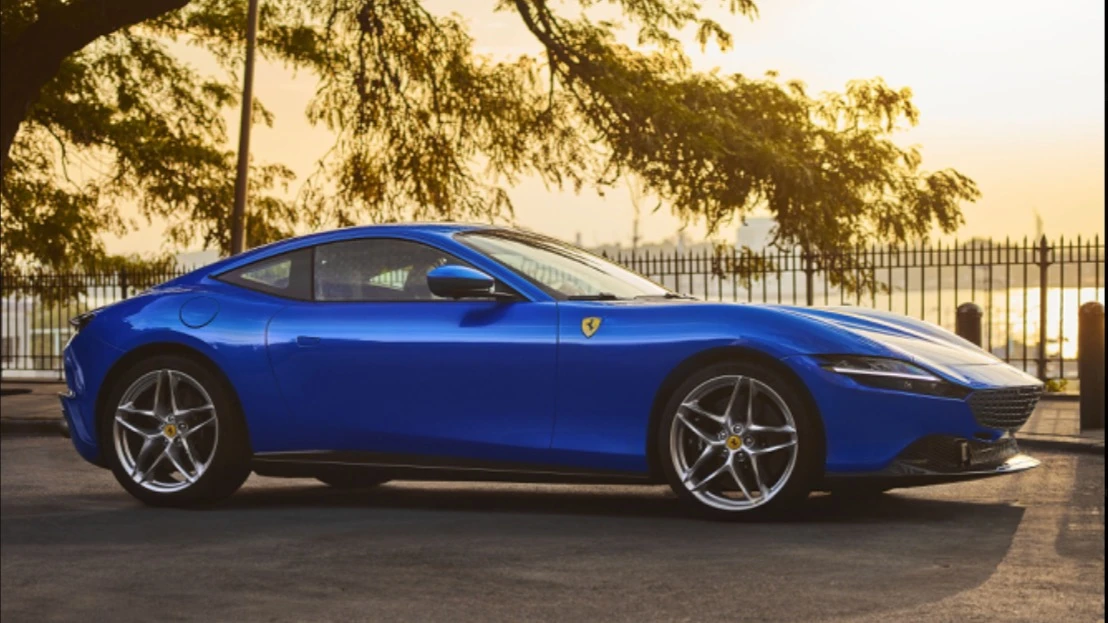 Итальянская Ferrari уже объявила о повышении цен на ряд своих моделей в США. Но Ferrari Roma повышение не коснется. Фото: x/Ferrari