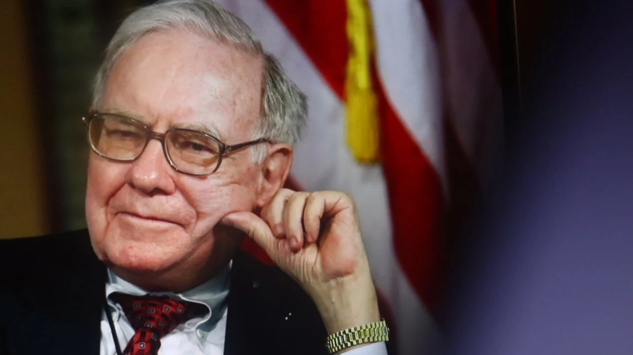 Баффет считает, что на рынке нужно действовать быстро, если возникает хорошая возможность / Фото: Photo Agency / Shutterstock.com