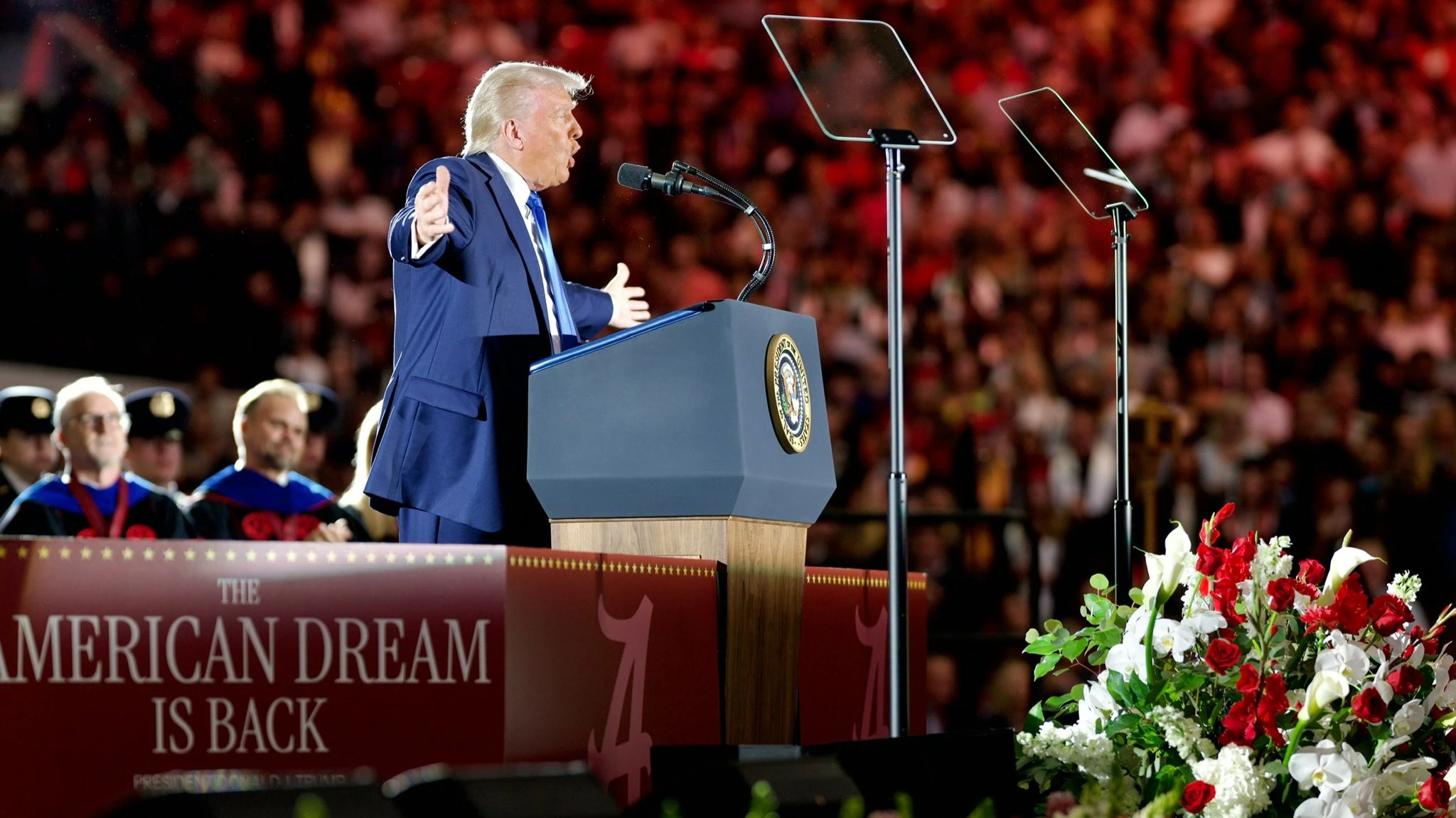 Страны Азии оказались одними из наиболее активных в переговорах по поводу пошлин Дональда Трампа / Фото: X/The White House