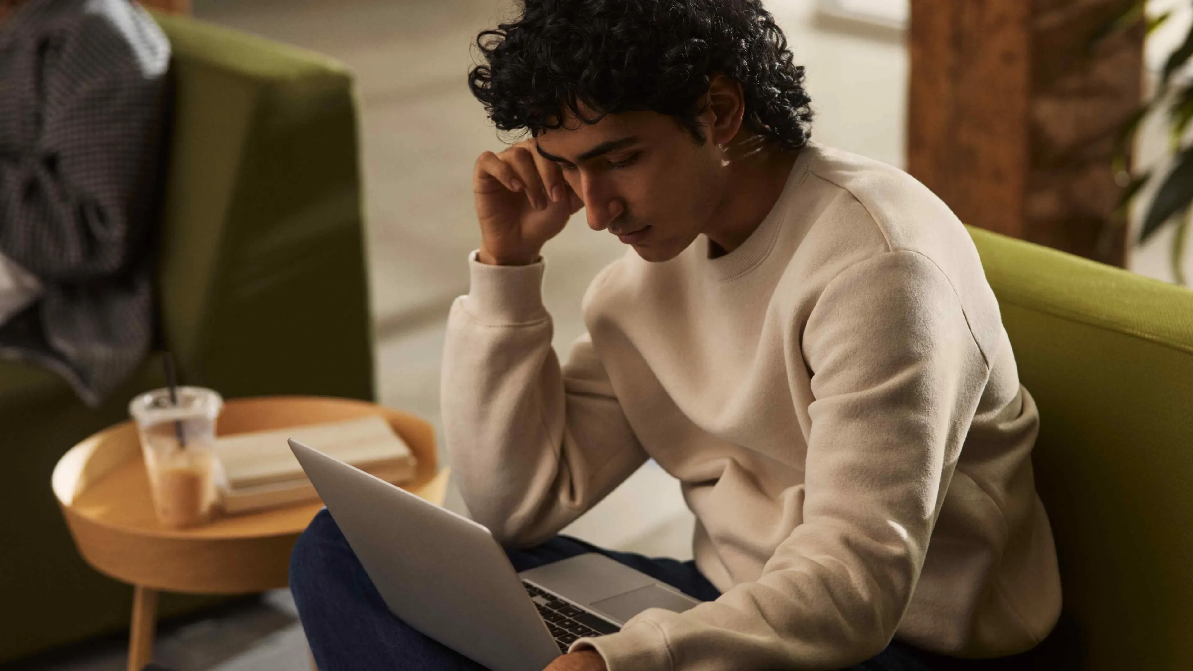 The number of Upwork users is declining, but they are spending more. / Photo: Upwork