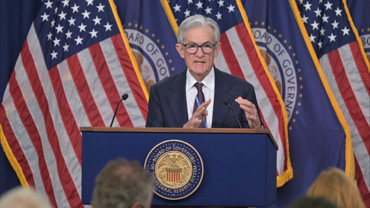 Срок полномочий Джерома Пауэлла на посту главы ФРС истекает в мае 2026 года. Уже в конце этого года инвесторы захотят знать, что будет после его ухода. Фото: x/Federal Reserve