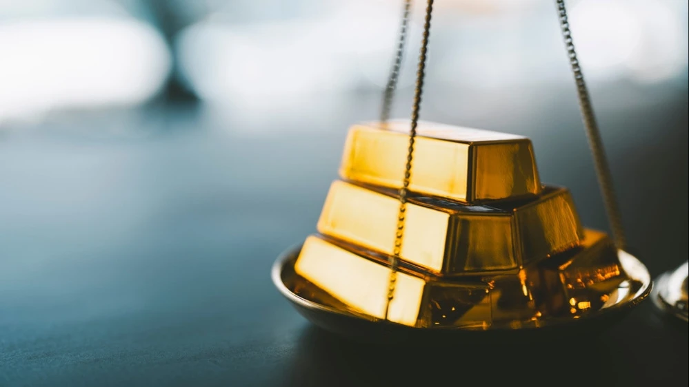 Золото потеряло 3,5% стоимости за день из-за торгового перемирия Китая и США и деэскалации конфликта Пакистана и Индии / Фото: shutterstock/sommart sombutwanitkul