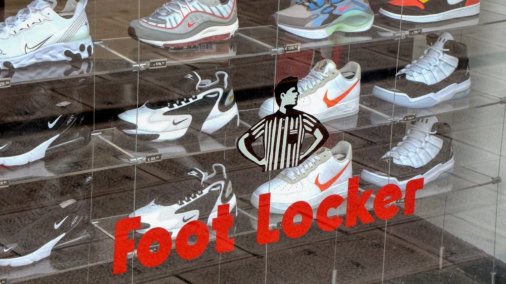 Новый глава Foot Locker пытается наладить отношения с Nike, но результаты пока скромные / Фото: Massimo Todaro/Shutterstock.com