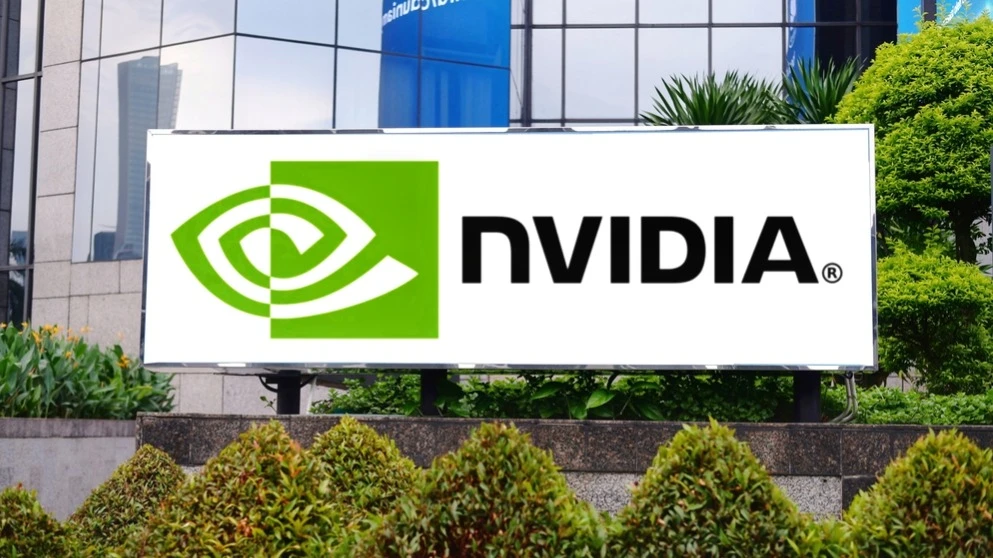 Давление конкурентов вынудило Nvidia открыть свою платформу ИИ-серверов для сторонних решений / Фото: Poetra.RH/Shutterstock.com