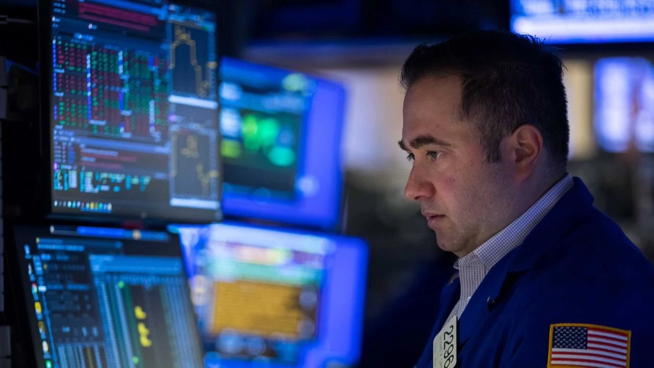 Акции США упали в понедельник после того, как Moody’s понизило кредитный рейтинг страны / Фото: X/NYSE