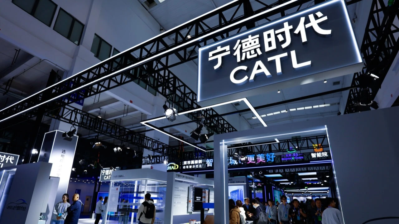 Акции китайского гиганта CATL подскочили на дебютном размещении в Гонконге / Фото: humphery / Shutterstock.com