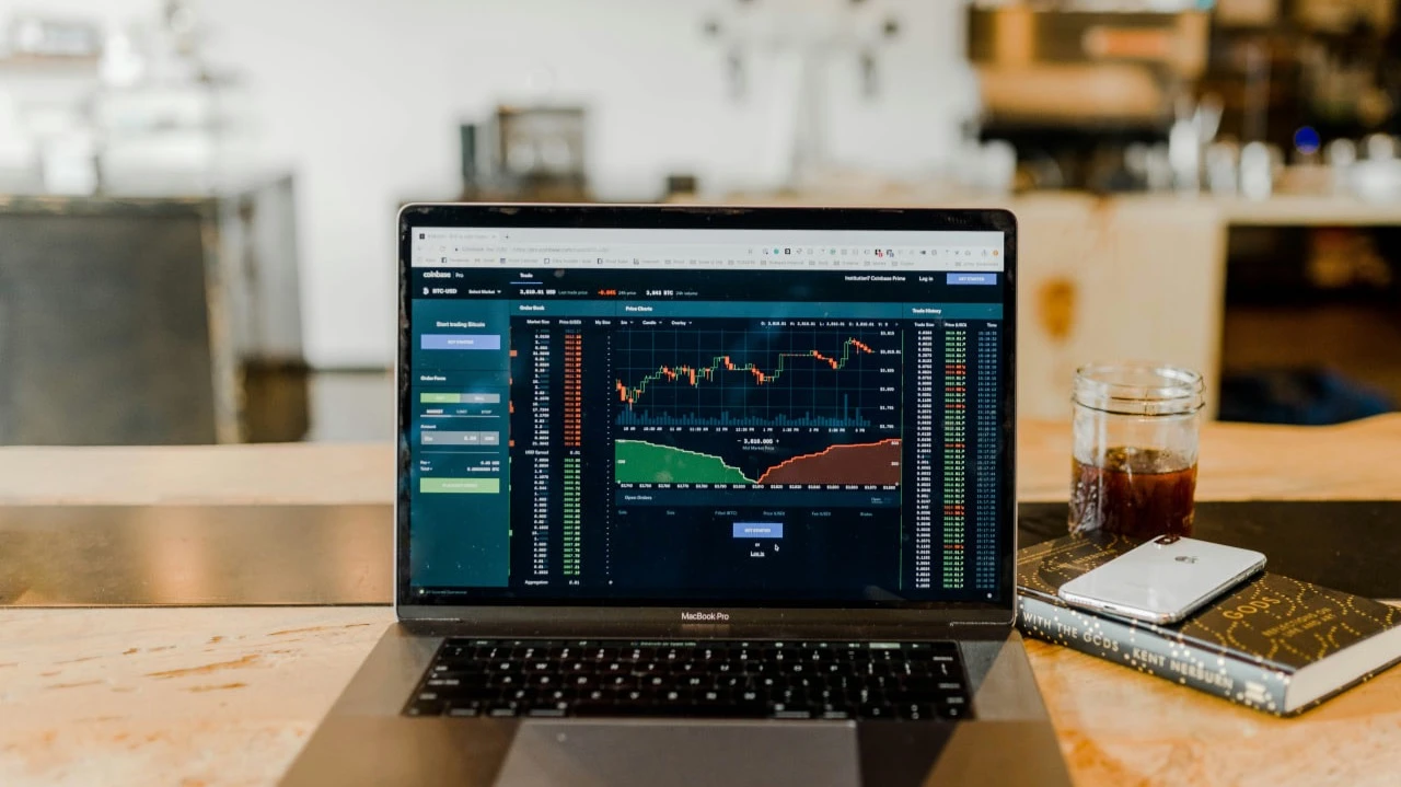 Индекс компаний малой капитализации Russell 2000 снизился после пяти недель роста / Фото: Unsplash/Austin Distel