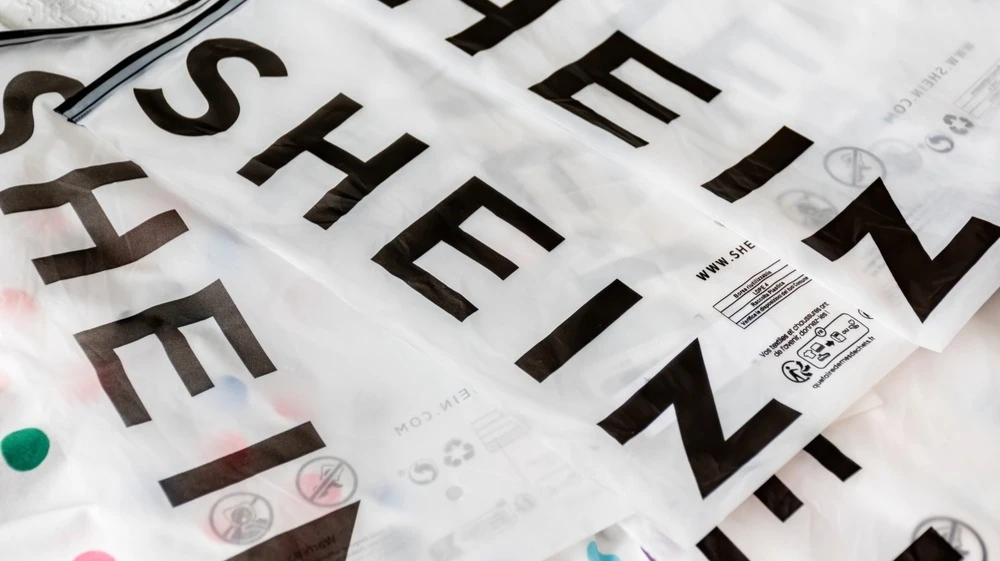 Shein задумался о проведении IPO в Гонконге из-за отсутствия прогресса с листингом в Лондоне / Фото: Graffitimi / Shutterstock.com