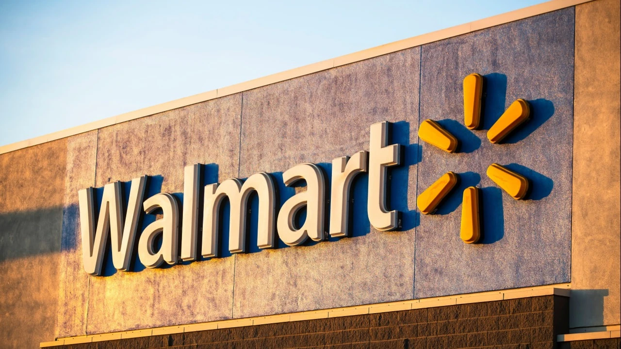 Покупать акции Walmart советуют 90% отслеживающих их аналитиков на Уолл-стрит / Фото: Karolis Kavolelis / Shutterstock.com
