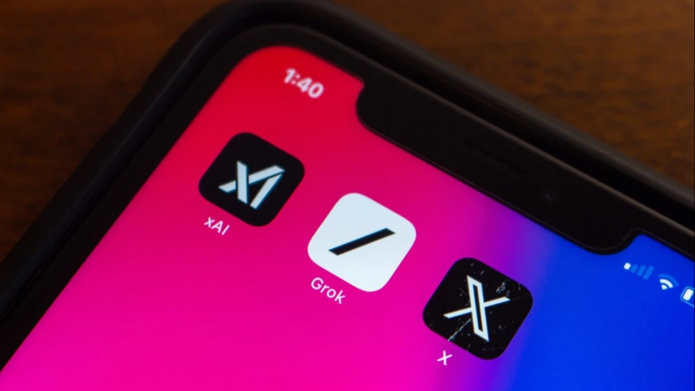 xAI получил оценку в $80 млрд при объединении с соцсетью X, которую оценили в $33 млрд / Фото: shutterstock/Koshiro K