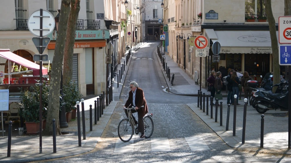 По прогнозу банка, европейские акции продолжат расти, привлекая инвесторов / Фото Benjamin B / Shutterstock.com
