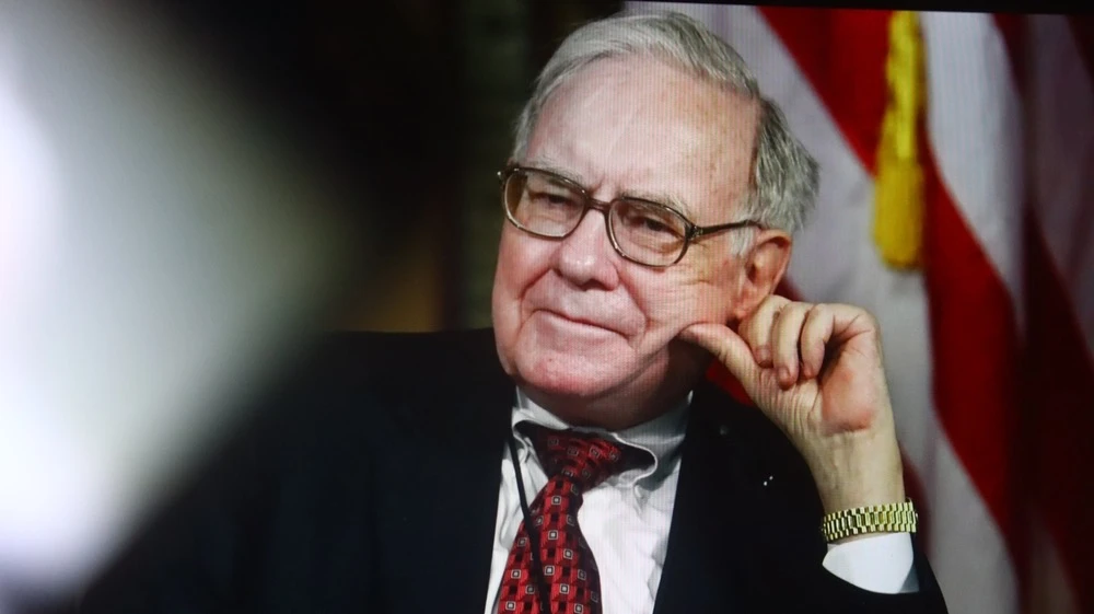 Акции Berkshire Hathaway снижаются после того, как Баффет объявил о решении оставить должность главы компании / Фото: Photo Agency / Shutterstock.com