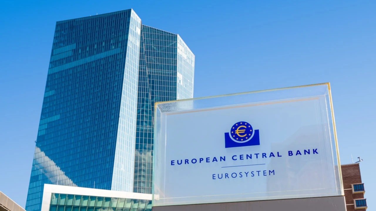 ЕЦБ, как и ожидалось, уменьшил процентные ставки на 25 базисных пунктов / Фото: olrat / Shutterstock.com