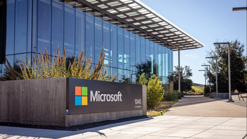 Котировки Microsoft обновили максимум впервые за 11 месяцев / Фото: shutterstock/bluestork