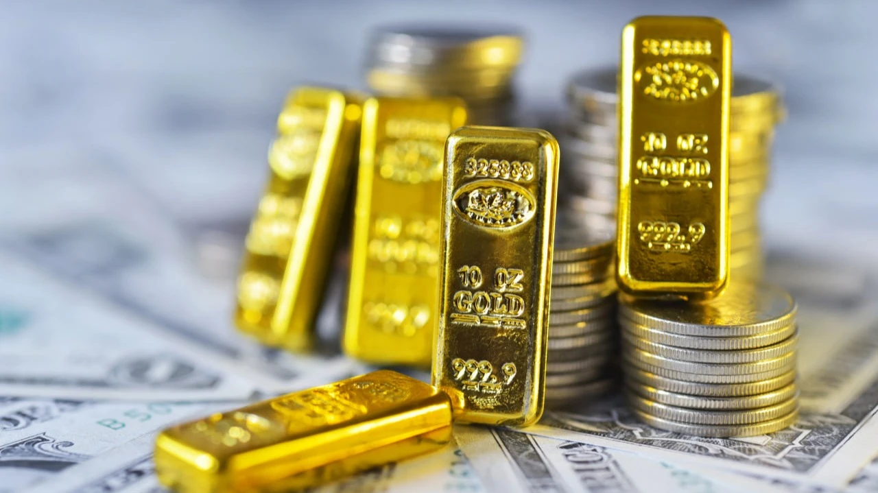 «Король облигаций» посоветовал обратить внимание на золото и не только / Фото: NAOWARAT / Shutterstock.com