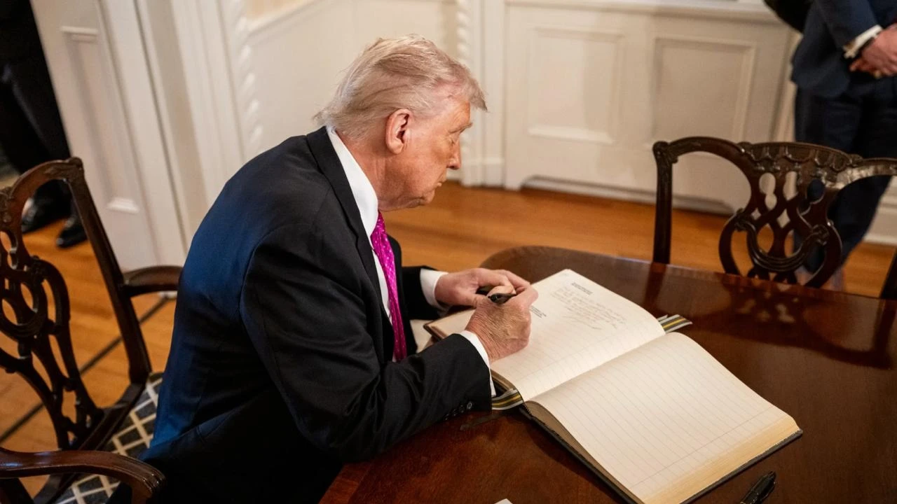 Аналитик Barclays считает, что «налог мести» заметно увеличит налоговую нагрузку на американские подразделения иностранных корпораций / Фото: www.whitehouse.gov