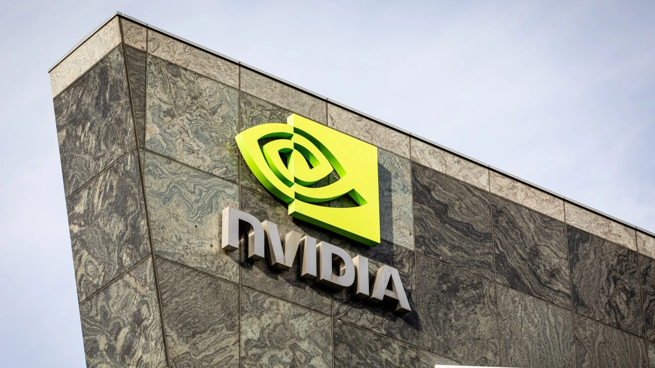 Хедж-фонд продал все акции Nvidia в первом квартале / Фото: bluestork / Shutterstock.com