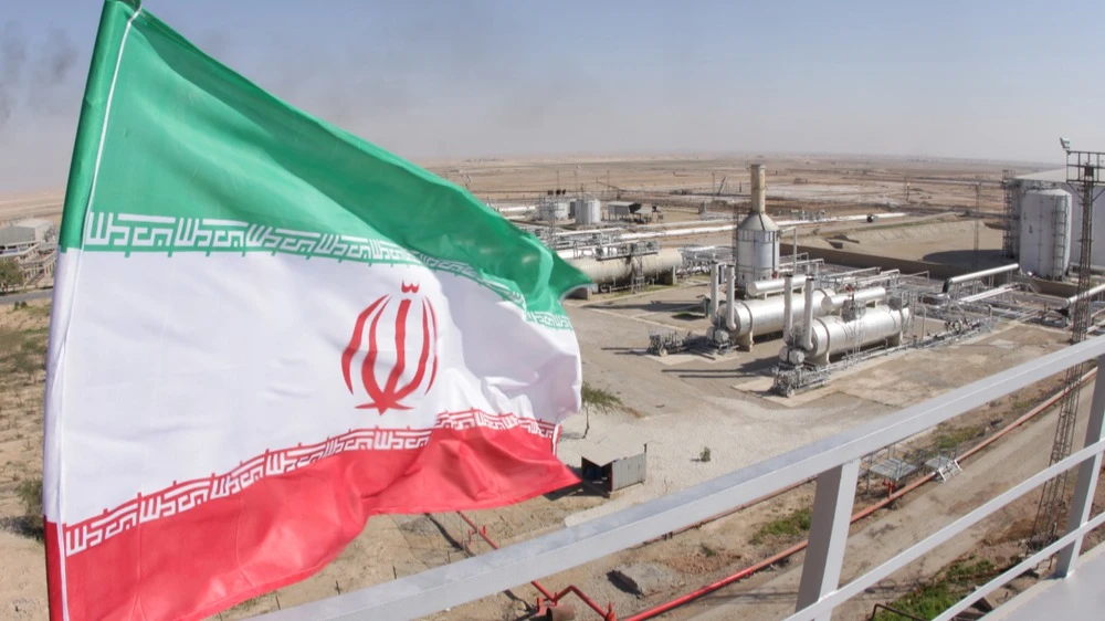 Разгоревшийся в июне открытый военный конфликт Ирана с Израилем создал угрозу срыва поставок ближневосточной нефти / Фото: Shutterstock