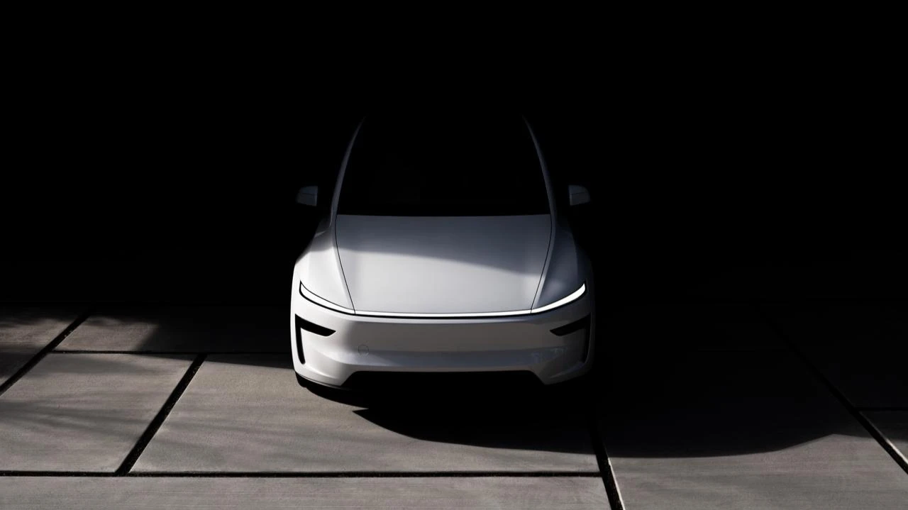 Tesla в 2025 году изменила дизайн Model Y — одной из самых популярных своих моделей / Фото: Tesla