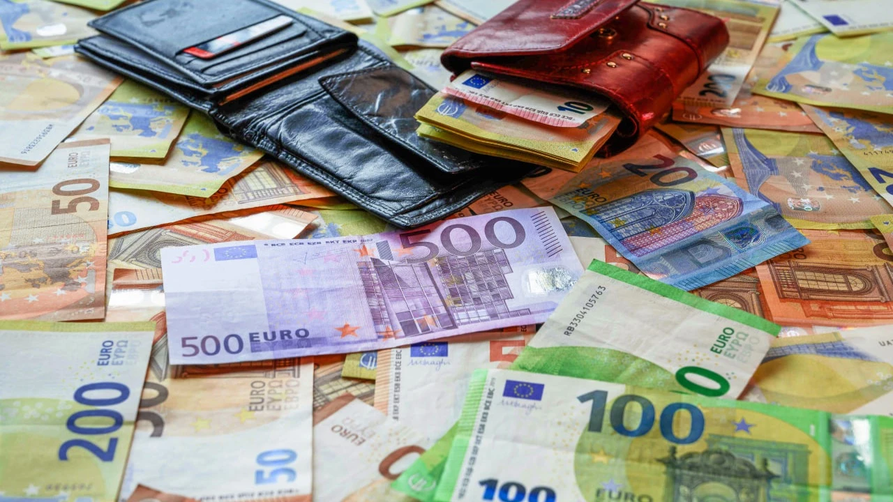 В этом году евро существенно укрепился по отношению к доллару. Фото: Willfried Wende / Unsplash