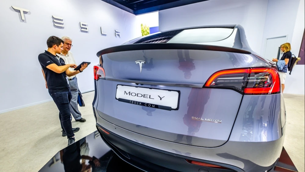 Продажи Tesla во втором квартале оказались ниже консенсус-прогноза Уолл-стрит, но лучше ожиданий самых пессимистичных аналитиков / Фото: FooTToo / Shutterstock.com