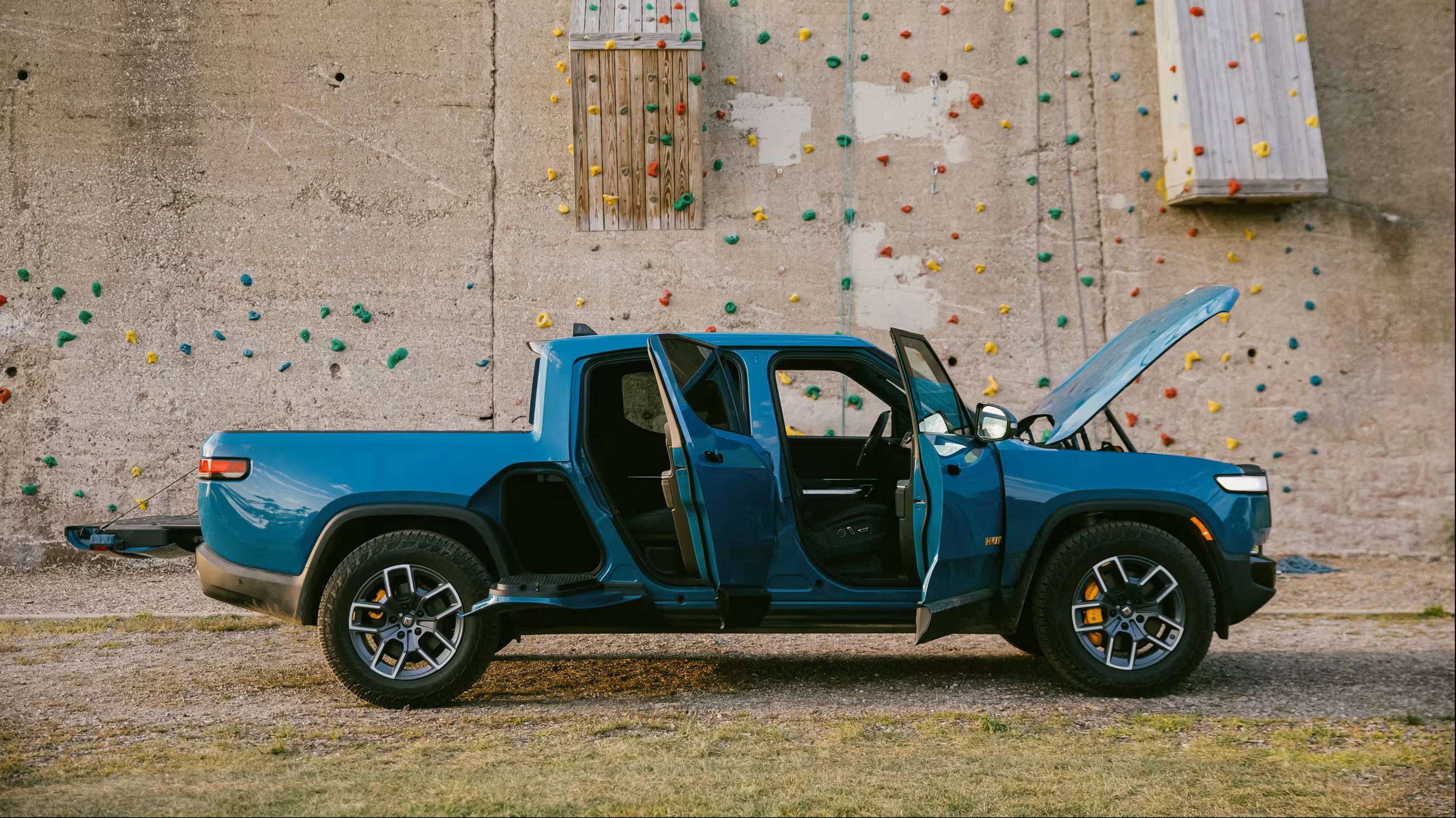 Продажи Rivian пострадают меньше, чем у других производителей электромобилей, считает BNP Paribas / Фото: Rivian