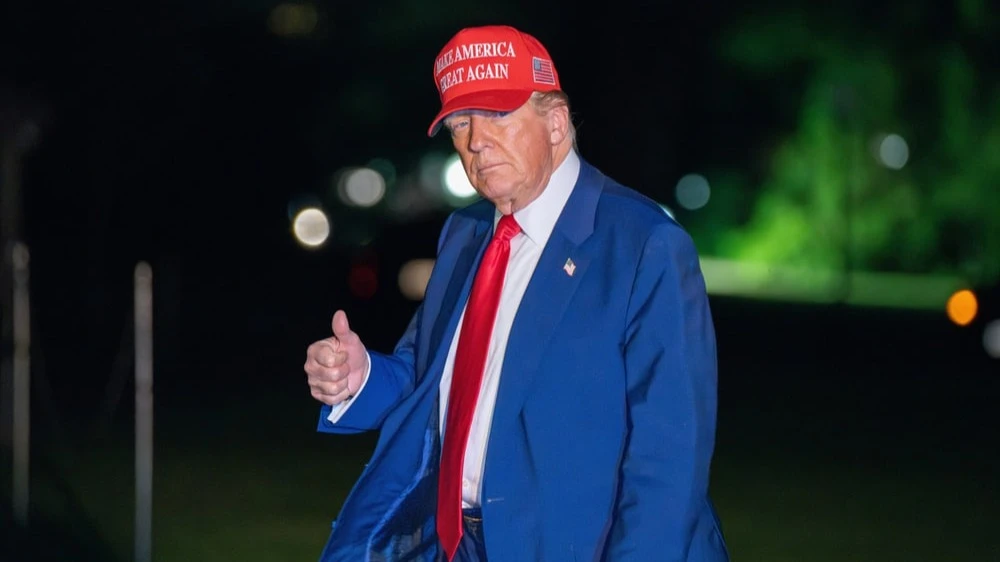 Налогово-бюджетный законопроект Трампа прошел Конгресс / Фото: Joey Sussman / Shutterstock.com