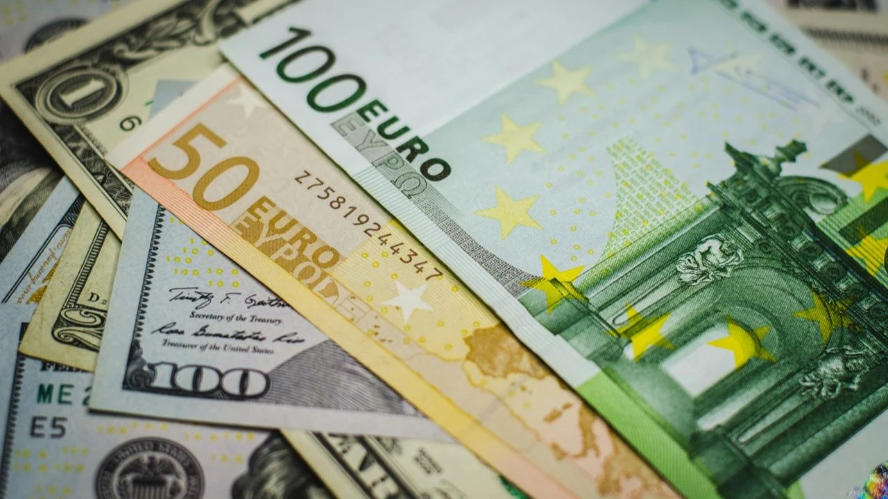 Аналитик UBS считает, что дальнейшая динамика фондовых рынков ЕС и США будет зависеть от хода торговых переговоров и новой налогово-бюджетной политики Америки / Фото: Unsplash/JustStartInvesting