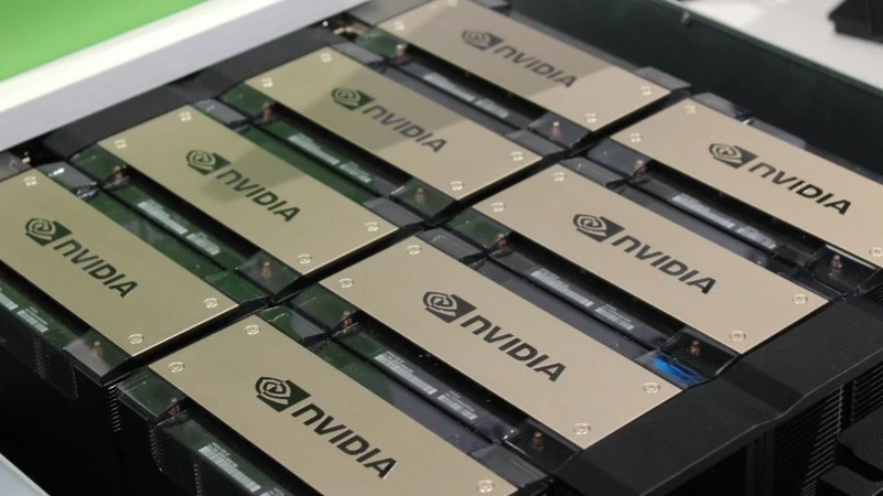 С начала 2025 года рыночная стоимость Nvidia выросла в три раза больше, чем индекс S&P 500 / Фото: Andrew Sozinov/Shutterstock.com