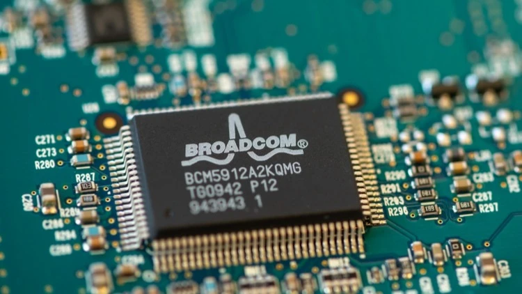 К 2026 году на ИИ будет приходиться более 40% выручки Broadcom, прогнозирует аналитик Goldman Sachs / Фото: Remus Rigo/Shutterstock.com
