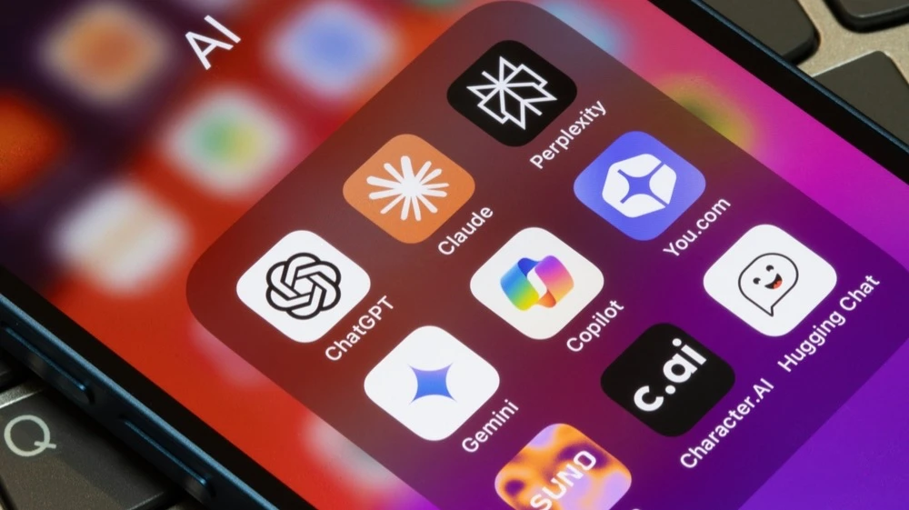 Исследование Anthropic показало, что ИИ-модели готовы нарушать этические принципы ради самосохранения / Фото: Tada Images / Shutterstock.com