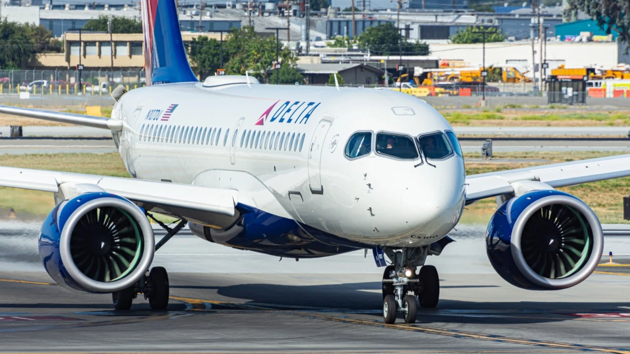 Delta снимает двигатели с новых самолетов Airbus, чтобы избежать пошлин / Фото: Minh K Tran / Shutterstock.com