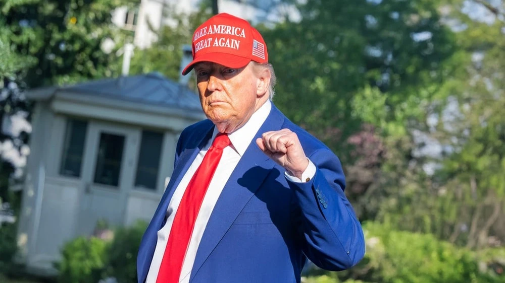 Новые инициативы Трампа в отношении импортных пошлин могут вынудить ФРС сохранять выжидательную позицию / Фото: Brian Jason / Shutterstock.com