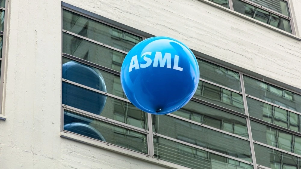 2026 год может стать для ASML первым годом стагнации продаж после более чем 10 лет непрерывного роста / Фото: PixelBiss/Shutterstock.com
