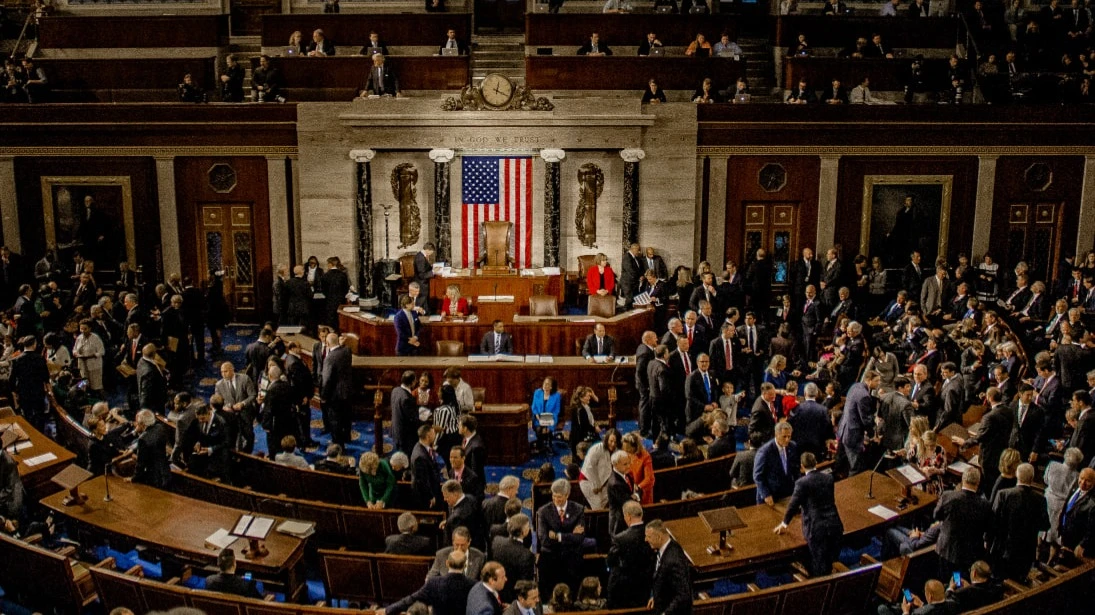 «Криптонеделя» в Палате представителей началась с двухдневного тупика / Фото: mark reinstein / Shutterstock.com