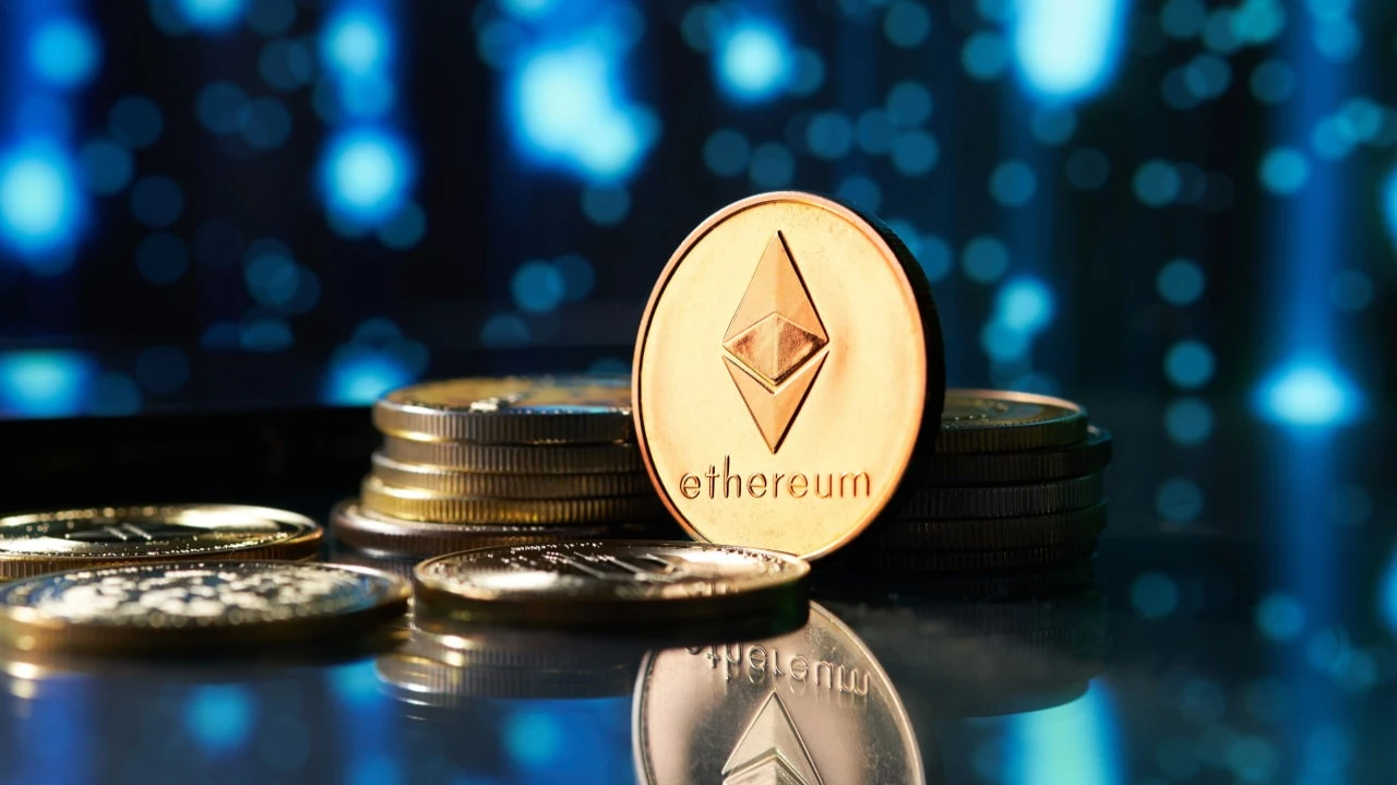 Биржевые фонды на Ethereum зафиксировали рекордный приток инвестиций / Фото: alfernec / Shutterstock.com