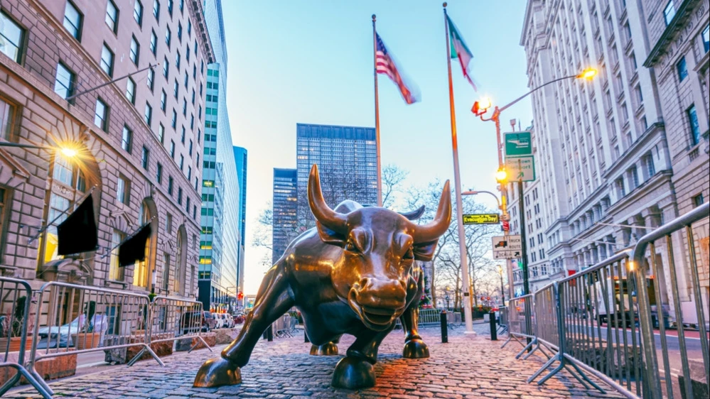 Индекс широкого рынка S&P 500 демонстрировал рекордные закрытия в течение всей недели / Фото: Chansak Joe / Shutterstock.com