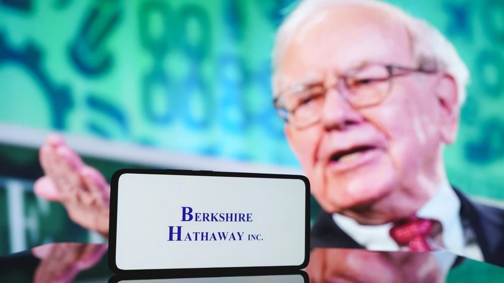 Buffetts premium is going away: is Berkshire stock still worth buying?