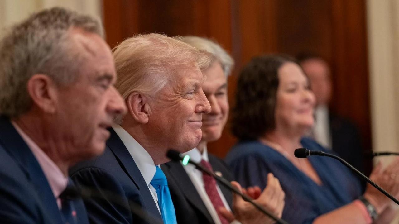 Trump told to move two nuclear subs in response to former Russian presidents words