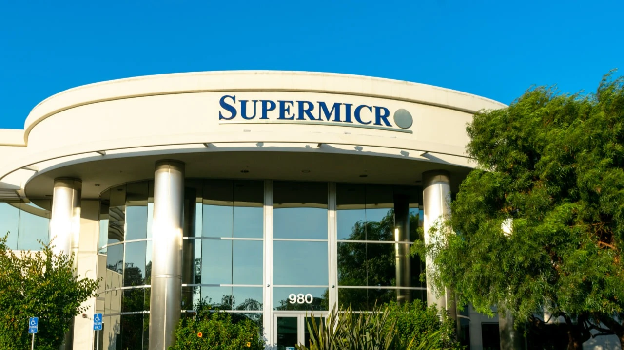 Supermicro потеряла 15% стоимости после слабого отчета / Фото: Michael Vi / Shutterstock.com