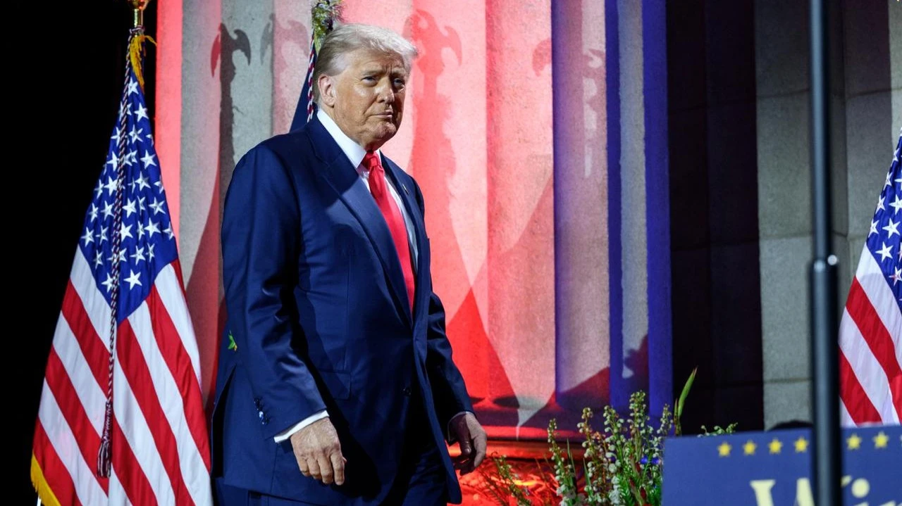 Дональд Трамп открыт к идее встречи с Владимиром Путиным и Владимиром Зеленским, заявил Белый дом / Фото: X/The White House