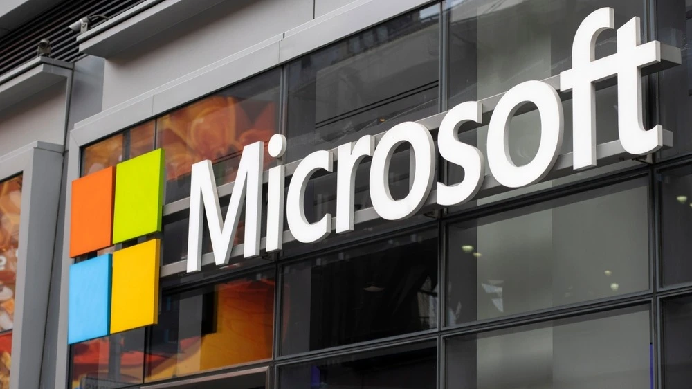 Microsoft has begun poaching Googles AI talent, using Meta tactics - WSJ