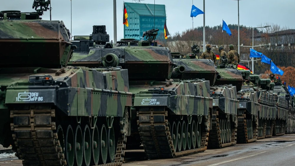 Германия планирует закупить у Rheinmetall несколько сотен танков Leopard 2 и 5000 бронемашин Boxer, по данным Bloomberg / Фото: Arnoldas Vitkus/Shutterstock.com