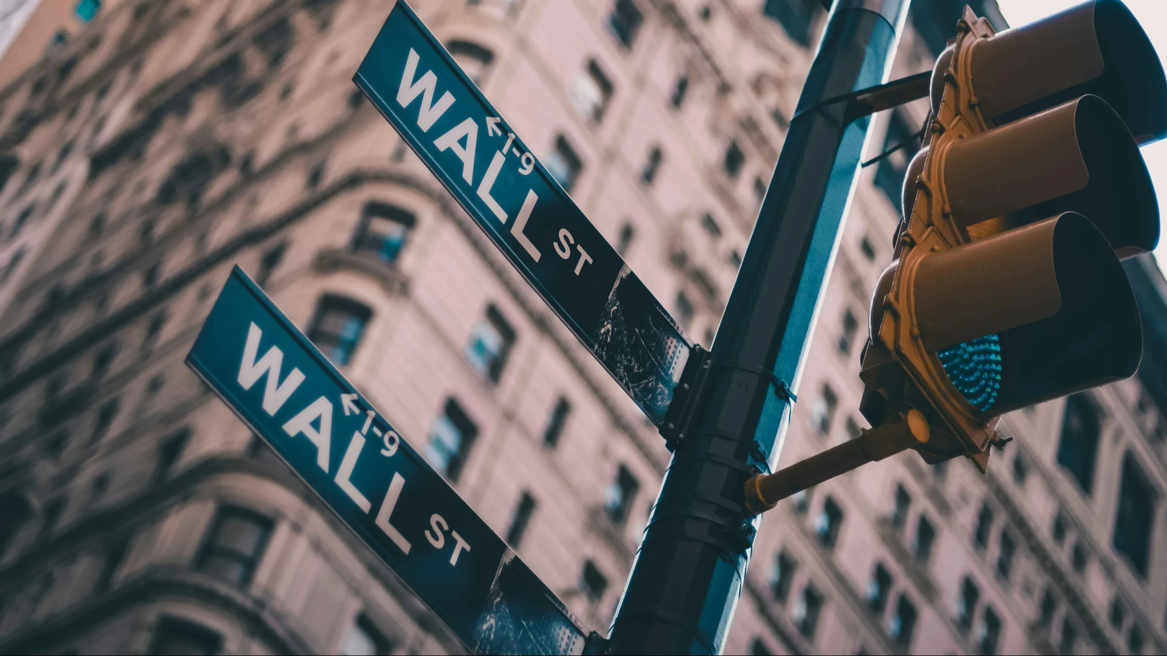 91% управляющих: акции США слишком дороги. Фото Lo Lo, Unsplash