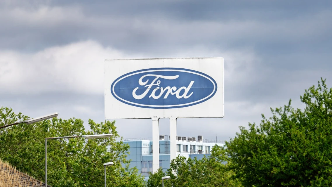 Ford планирует через два года выпустить новый среднеразмерный электрический пикап / Фото: gerd-harder / Shutterstock.com