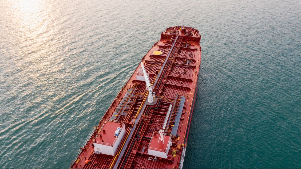 На торгах 14 августа в преддверии переговоров по Украине цены фьючерсов на нефть подскочили более чем на 1% / Фото: Shutterstock.com