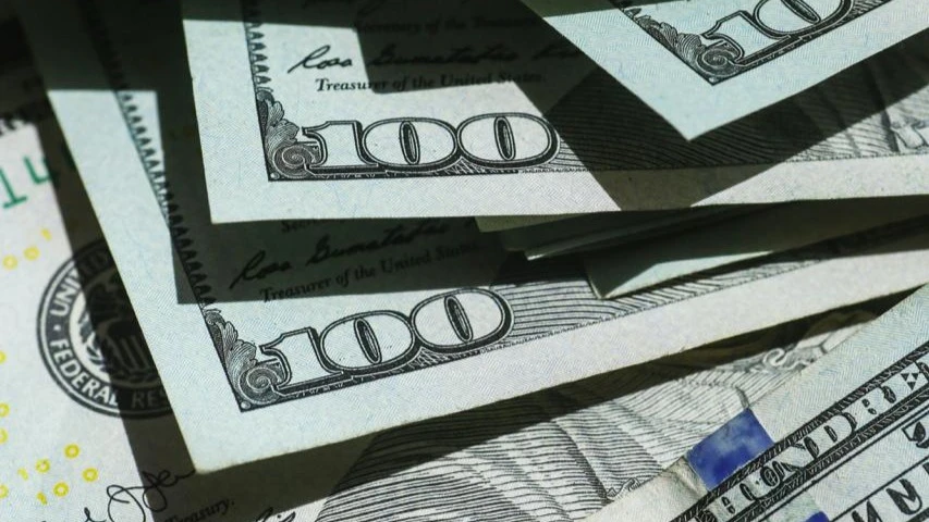 Доллар США вошел в фазу затяжного медвежьего тренда, который может продолжаться от трех до пяти лет, считает стратег BCA Research / Фото: Unsplash/Giorgio Trovato